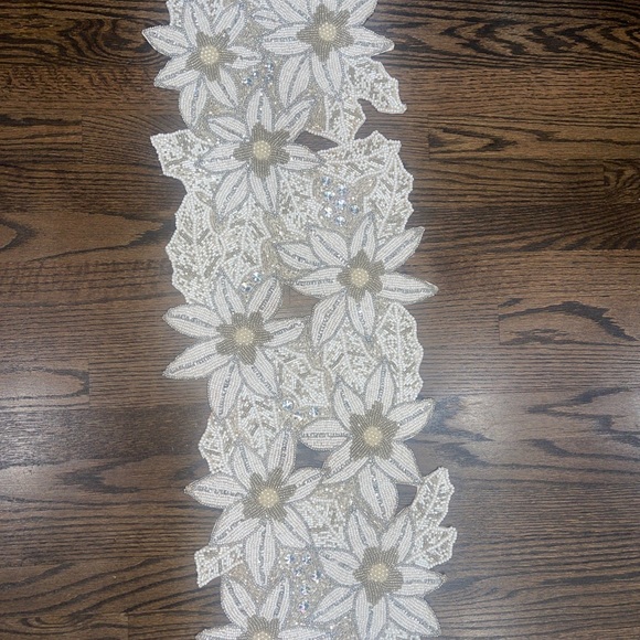 Tahari Home Beaded Table Runner 13x36”White Silver Poinsettia Christmas NWT - Picture 8 of 10